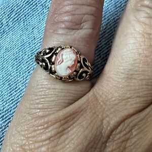 Vintage Style Gold Tone Cameo Filigree Ring Size 3.75 #3755 18khge